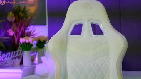 Snapshot of perfectt33n chatting on November 11, 2025, 2:28 pm Dee online show from November 11, 2025, 2:28 pm