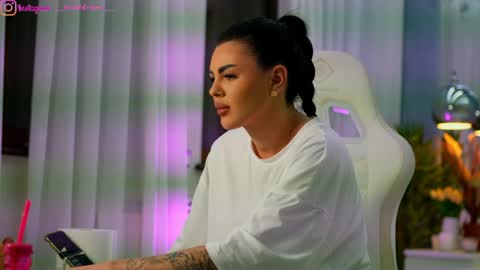 Dee online show from March 23, 2026, 2:32 pm