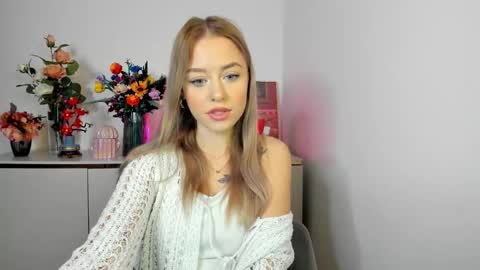 Cindy online show from November 19, 2025, 6:35 am