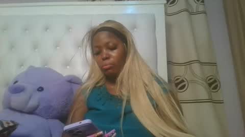 Snapshot of periwinkle20 chatting on April 14, 2026, 6:14 pm Taurus online show from April 14, 2026, 6:14 pm