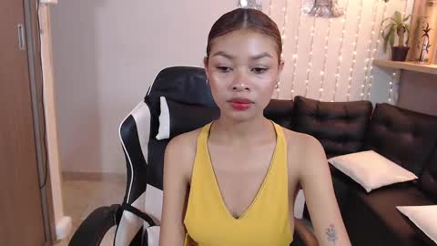 Snapshot of perla_st chatting on February 17, 2025, 12:05 pm Perla online show from February 17, 2025, 12:05 pm