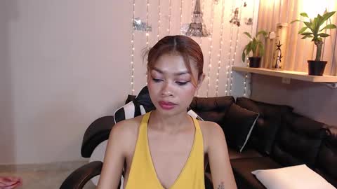 Snapshot of perla_st chatting on February 21, 2025, 4:16 pm Perla online show from February 21, 2025, 4:16 pm