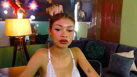 Snapshot of perla_st chatting on March 4, 2025, 3:37 pm Perla online show from March 4, 2025, 3:37 pm