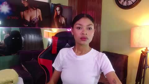 Snapshot of perla_st chatting on September 15, 2025, 8:31 pm Perla online show from September 15, 2025, 8:31 pm