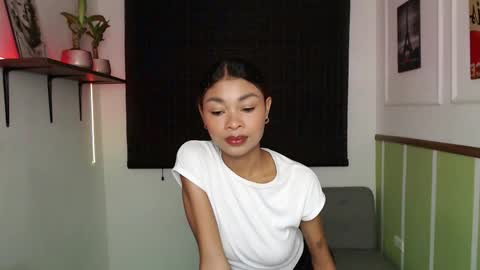 Snapshot of perla_st chatting on November 8, 2025, 7:23 pm Perla online show from November 8, 2025, 7:23 pm