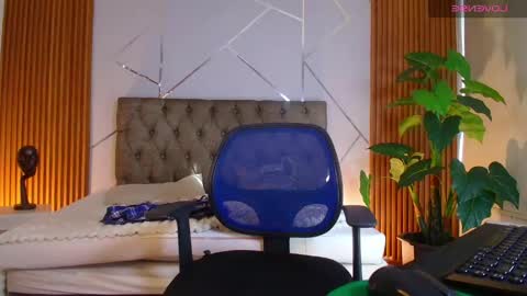 Snapshot of perlaa_moon_ chatting on April 18, 2026, 8:53 pm PERLA online show from April 18, 2026, 8:53 pm