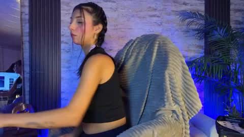 Snapshot of perlaa_moon_ chatting on May 1, 2026, 6:34 pm PERLA online show from May 1, 2026, 6:34 pm
