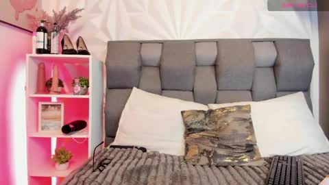 Snapshot of perlaa_moon_ chatting on May 11, 2026, 11:35 pm PERLA online show from May 11, 2026, 11:35 pm