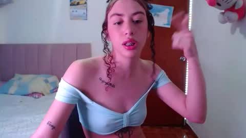 Snapshot of perlaweb_09 chatting on December 17, 2025, 9:10 pm perlaweb_09 online show from December 17, 2025, 9:10 pm