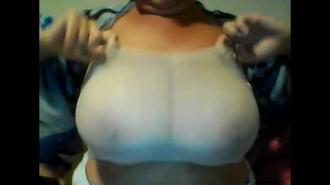 perlita070822 online show from February 1, 2025, 4:24 am