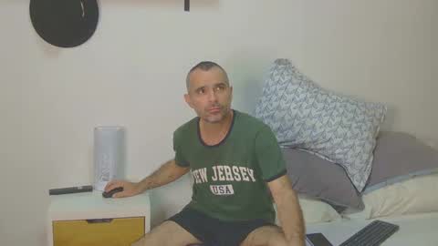 perrosoxxx online show from January 14, 2025, 5:40 am