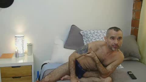 perrosoxxx online show from January 15, 2025, 7:34 pm