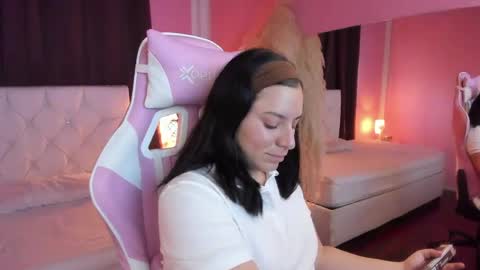 Marie online show from May 27, 2026, 12:24 pm