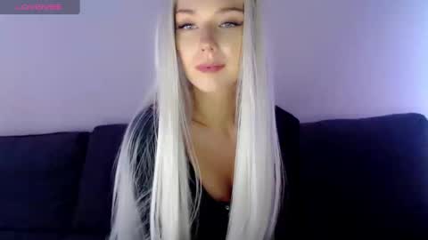 Snapshot of pervyblonde chatting on January 31, 2025, 1:23 pm Isabella online show from January 31, 2025, 1:23 pm