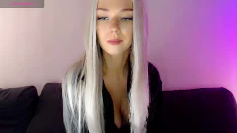 Snapshot of pervyblonde chatting on March 5, 2025, 12:00 pm Isabella online show from March 5, 2025, 12:00 pm