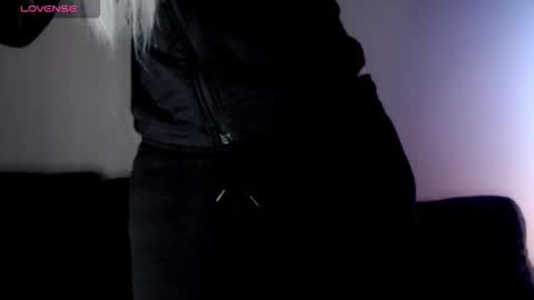 Snapshot of pervyblonde chatting on November 14, 2025, 10:58 am Isabella online show from November 14, 2025, 10:58 am