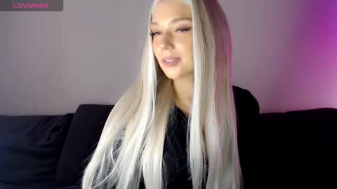 Snapshot of pervyblonde chatting on November 24, 2025, 10:04 am Isabella online show from November 24, 2025, 10:04 am