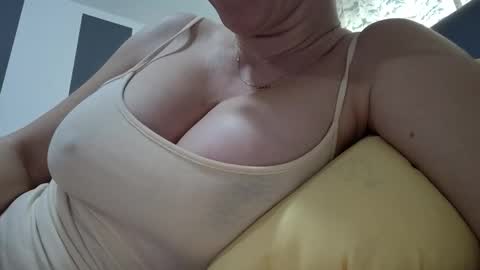 Snapshot of pervygirl69 chatting on March 27, 2026, 10:59 am Lisa - online show from March 27, 2026, 10:59 am