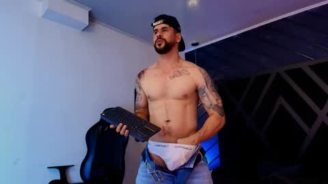 Snapshot of petesevans_1 chatting on April 18, 2026, 11:27 pm PETES EVANS new account online show from April 18, 2026, 11:27 pm