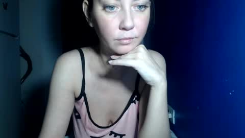 petite_danielle online show from July 13, 2026, 7:27 pm