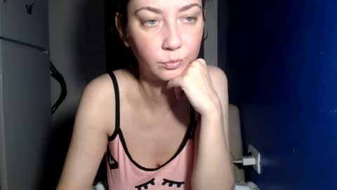 petite_danielle online show from July 16, 2026, 8:59 pm