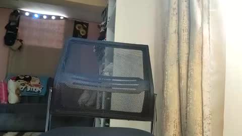 Snapshot of petite_loverr chatting on March 29, 2026, 4:45 am Petite loverr online show from March 29, 2026, 4:45 am