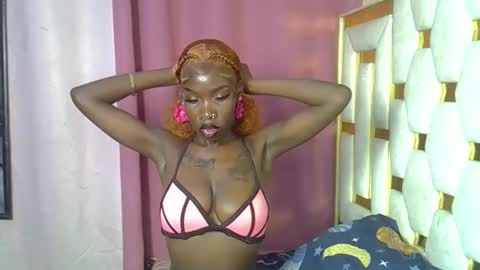 Snapshot of petite_lunar chatting on February 13, 2026, 10:17 pm Lunar online show from February 13, 2026, 10:17 pm