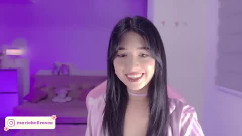 Snapshot of petite_marie_ chatting on May 19, 2026, 4:19 am petite_marie_ online show from May 19, 2026, 4:19 am