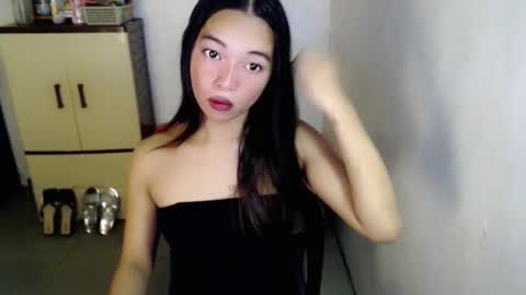 petite_mary69 online show from May 26, 2026, 11:17 am