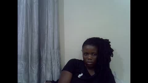 petite_melan online show from November 20, 2025, 7:46 pm