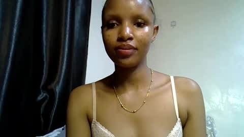 petite_melinda online show from June 8, 2026, 1:28 am