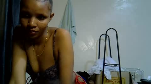 petite_melinda online show from June 10, 2026, 1:06 am
