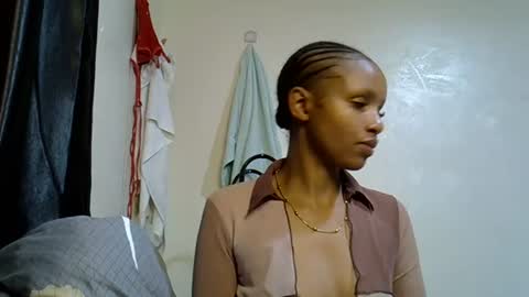 petite_melinda online show from June 22, 2026, 4:09 am