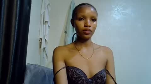 petite_melinda online show from June 22, 2026, 10:18 pm