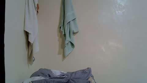 petite_melinda online show from June 25, 2026, 9:41 pm