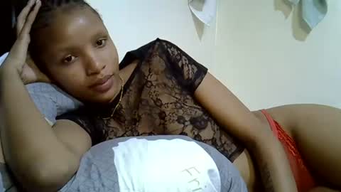 petite_melinda online show from June 29, 2026, 10:32 pm