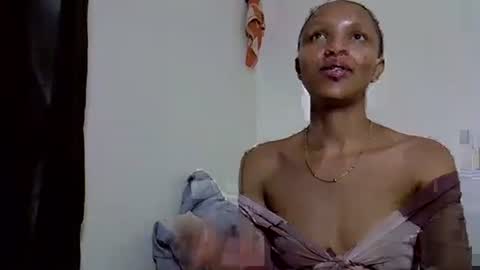 petite_melinda online show from July 6, 2026, 10:45 pm