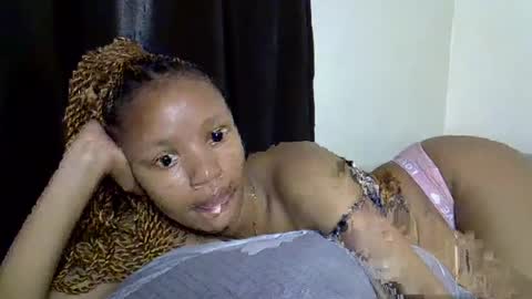 petite_melinda online show from July 11, 2026, 1:19 am