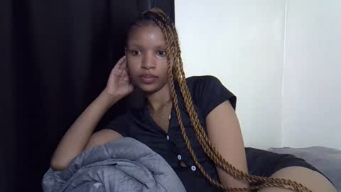 petite_melinda online show from July 22, 2026, 10:12 pm