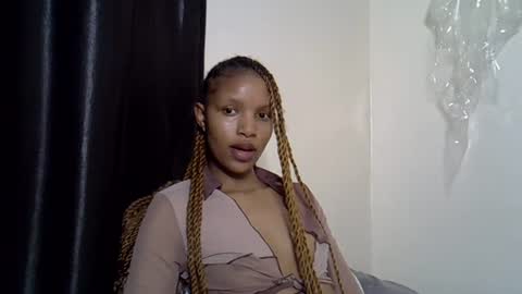 petite_melinda online show from July 26, 2026, 9:21 pm