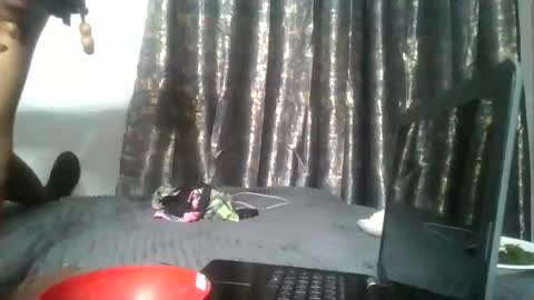 Snapshot of petite_queen69 chatting on May 28, 2026, 7:55 pm petite_queen69 online show from May 28, 2026, 7:55 pm