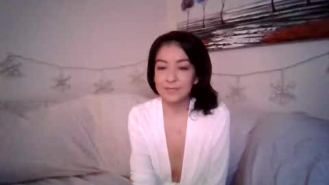 petite treat  online show from December 21, 2025, 6:31 am