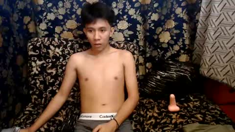 cute vir online show from June 26, 2026, 3:33 am