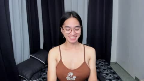 Snapshot of petiteasianmarian chatting on June 19, 2026, 12:20 pm bigcock Marian online show from June 19, 2026, 12:20 pm