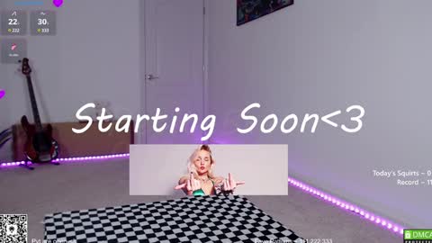 Snapshot of petitebrat chatting on January 25, 2025, 12:27 am PiperAvery online show from January 25, 2025, 12:27 am