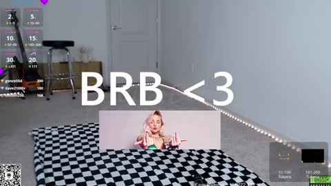 Snapshot of petitebrat chatting on January 30, 2025, 9:36 pm PiperAvery online show from January 30, 2025, 9:36 pm