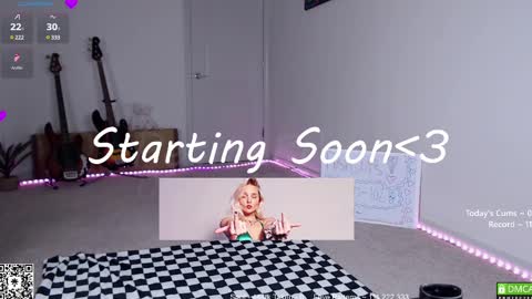 Snapshot of petitebrat chatting on February 13, 2025, 10:54 pm PiperAvery online show from February 13, 2025, 10:54 pm