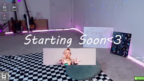 Snapshot of petitebrat chatting on February 25, 2025, 6:42 pm PiperAvery online show from February 25, 2025, 6:42 pm