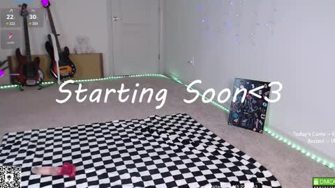 Snapshot of petitebrat chatting on February 28, 2025, 10:50 pm PiperAvery online show from February 28, 2025, 10:50 pm