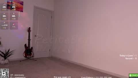 Snapshot of petitebrat chatting on November 15, 2025, 1:03 am PiperAvery online show from November 15, 2025, 1:03 am